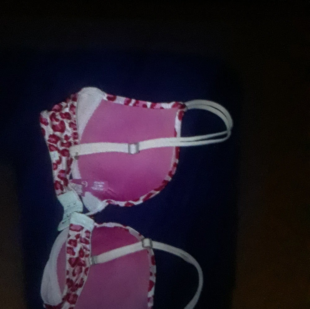 Pink bra - Picture 2 of 4